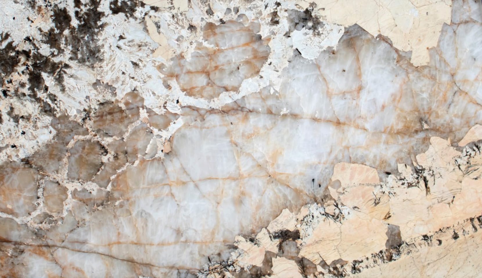 Beleuchtete Onyx Natursteinplatte in warmem Goldlicht